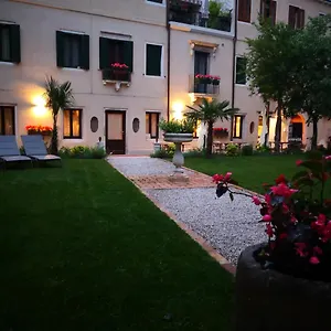 Cinqueteste Luxury Guest house Venice